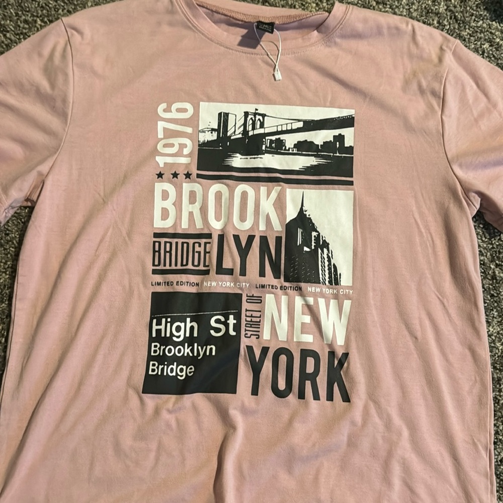 Men’s Pink and Black New without Tags Brooklyn New York Shirt Size Medium